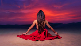 Sa robe rouge autour