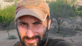 Ma barbe de "guerillo" en hommage au revolutionnaire Castro, symbole de la resistance contre l imperialisme du capitalisme outrancié