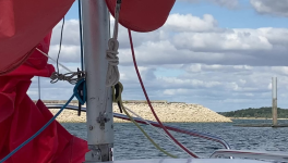 CATWAY 47 : Under the red sails