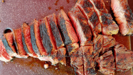 Côte de bœuf frottée au RUB et cuit au BBQ