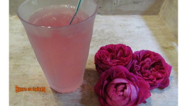 Sirop de roses albanais