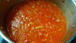 Coulis de tomates du jardinIl fait très beau depuis un long moment et nos jardins nous donnent de plus en plus de tomates qu'on arrive plus à écoulés.