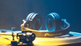 Pourquoi et Comment Nettoyer Vos Écouteurs Sans Fil Régulièrement