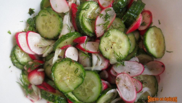 Salade concombre, radis et aneth - Recette en vidéo