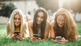 How Social Media and Online Meetings Shape Our Reality Navigating