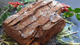 Bûche roulée chocolat vanille framboise