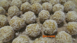 Bonbons aux abricots secs, aux noix et à la noix de coco - Recette facile et rapide, sans cuisson et sans gluten