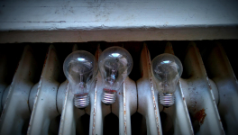 "Hogy nem lesz felejthető propaganda a politikai költészet?" 