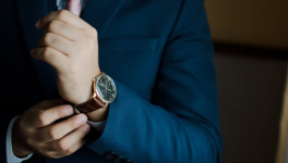 WISHDOIT Montre Acier Inoxydable vs Sport KHTO – L'Élégance Face à la Performance