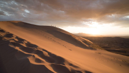 SeulIssue où la peur est choyée ma vie firte avec une mort sans encombre Dans les entrailles d'un bleu aussi profond que l'océanLa barque ne fut pas assez solide pour