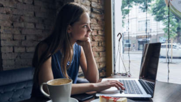 "Le Déni", extrait 2 : la vie de travailleuse free-lance