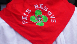 BANDAS OU PELOTARI ?