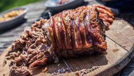 Côtes de porc grillées au mélange curcuma-poivres et sirop d'érable