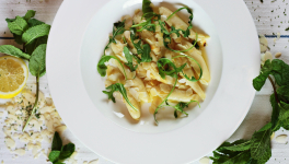 Filets de lieu noir aux gnocchi à la ricotta, sauce crémeuse au pesto