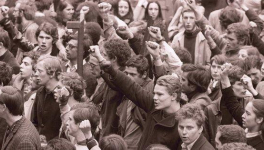 Pamphlet utopiste d' un mec né en 80 à l' attention des chimères d' une génération d' enfants gâtés...