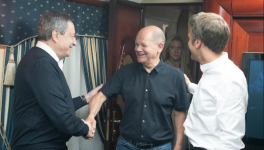 History In The Making? A Photo Op À Trois On The Way To Kyiv