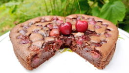 Fondant au chocolat noir et aux cerises - Recette en vidéo