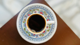 Un petit café et puis s'en va.