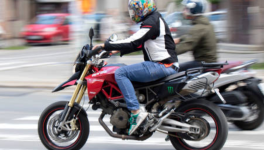 Les motards défendu dans e Figaro 