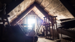 Ananké ne rêve pas aux voitures volantes