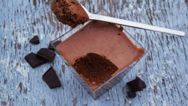 Petite mousse au chocolat facile.
