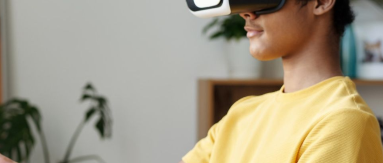 Le Casque de Réalité Virtuelle pour Jeux Mobiles : L'Ultime Portail vers l'Immersion