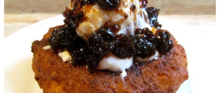 Beignets roumains au fromage frais - Papanasi