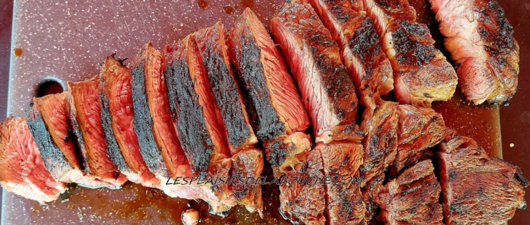 Côte de bœuf frottée au RUB et cuit au BBQ