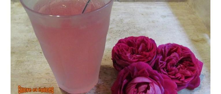 Sirop de roses albanais