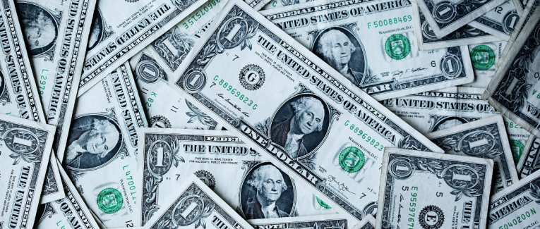 Qui sont les 9 milliardaires qui détiennent 90% de la presse française?