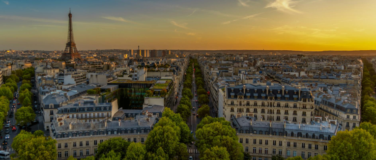 Du square des poètes à la tour Eiffel