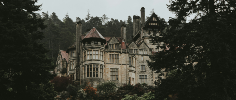 La Maison aux Volets Fermés