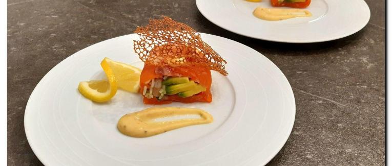 Avocat aux crevettes façon Sushi rolls