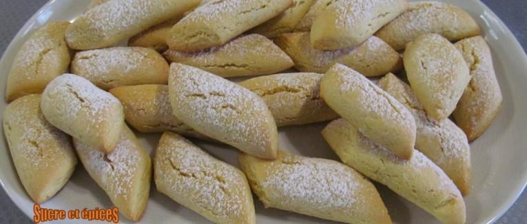 Biscuits simples à l'huile, parfumés au citron - Recette en vidéo