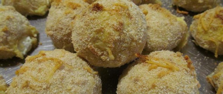 Boulettes de polenta et fromage au four