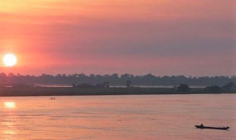 Comme une feuille morte sur le fleuve Congo
