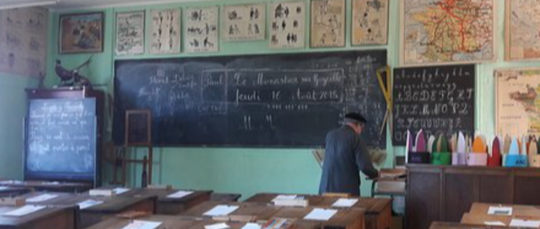 L’école, c’est pas l’bonheur,Mais pas d’école, c’est un malheur.