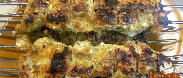 Brochettes de poulet mariné au yaourt et épices