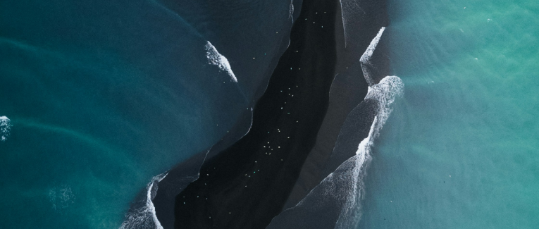 “ sos ; amitié !” cover image de Karsten Winegeart