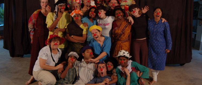 Des clowns à Ushagram (suite)