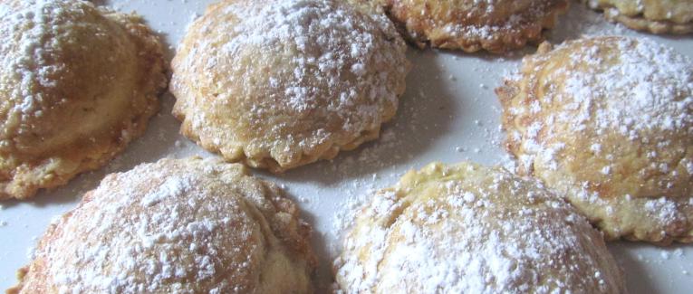Biscuits sablés fourrés aux pommes et à la crème de marrons