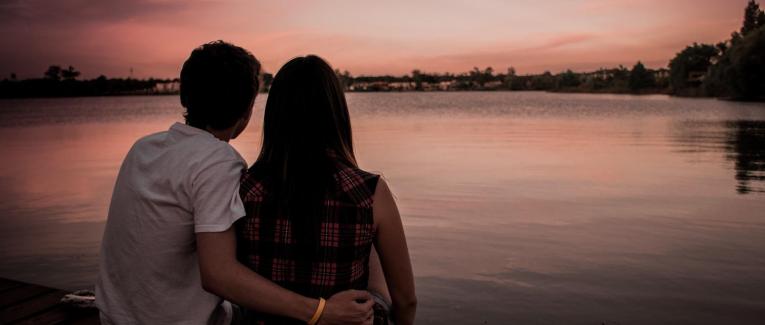 Le Grand Amour est un plongeon les yeux fermés