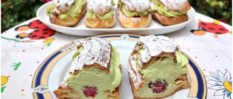 Eclairs framboise pistache - Recette en vidéo