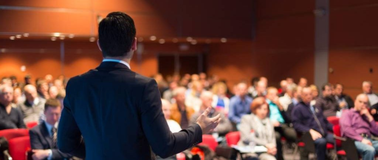 Conférence professionnelle : les clés d’une organisation efficace