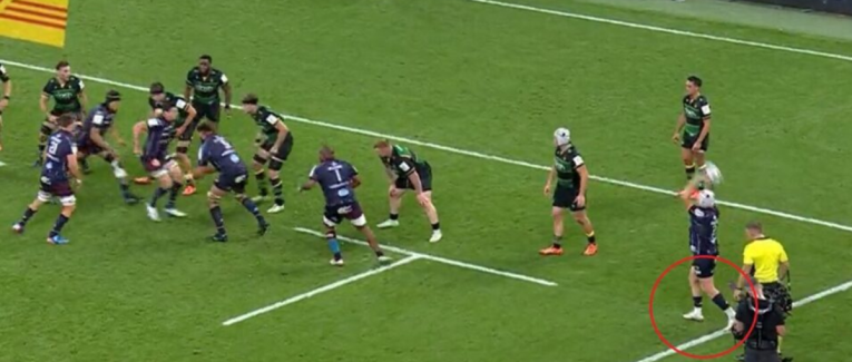 Même le RUGBY a des règles douloureuses qu'il finira par enseigner !