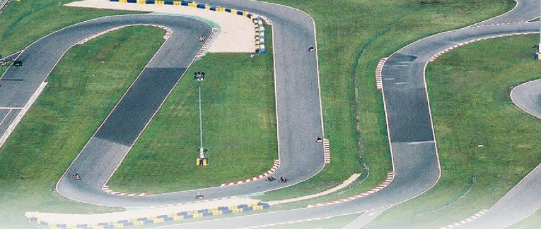 La fin d'un circuit de moto à Meriganc