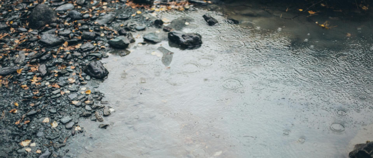 L’odeur de la pluie sur la pierre