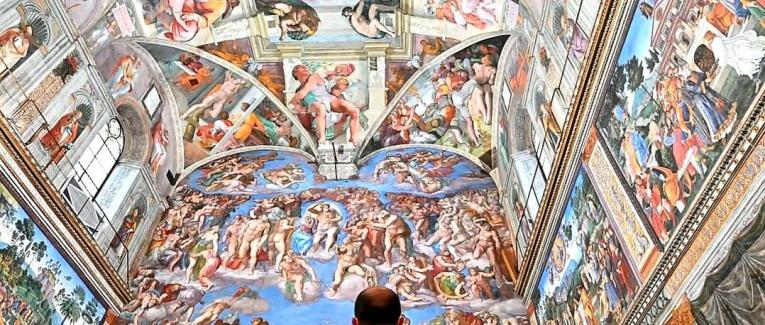 Plafond de verre, ciel de lit ou vert de terre et fleurs ?
