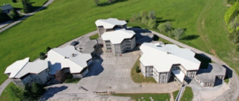 Des alvéoles pour le Collège expérimental