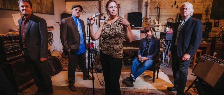 The Delines - The Sea Drift - 2022 - du crépuscule à l'aube.